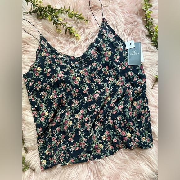 Volcom flowered top. Size small, new - Picture 1 of 2